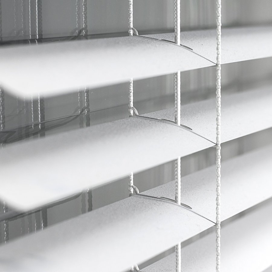 Żaluzje Aluminiowe 50mm w macie – Drabinka Sznurkowa